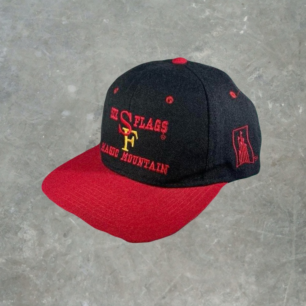 Vintage Six Flags Magic Mountain 90s Snap Back Two Tone Black/Red OSFA